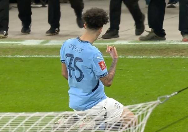 曼城神奇翻盘,硬生生逆袭成功晋级八强的简单介绍 曼城神奇翻盘,硬生生逆袭成功晋级八强的简单介绍