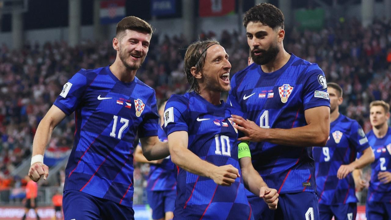 关于捷克队客场大胜，锁定欧洲预选赛小组第一的信息