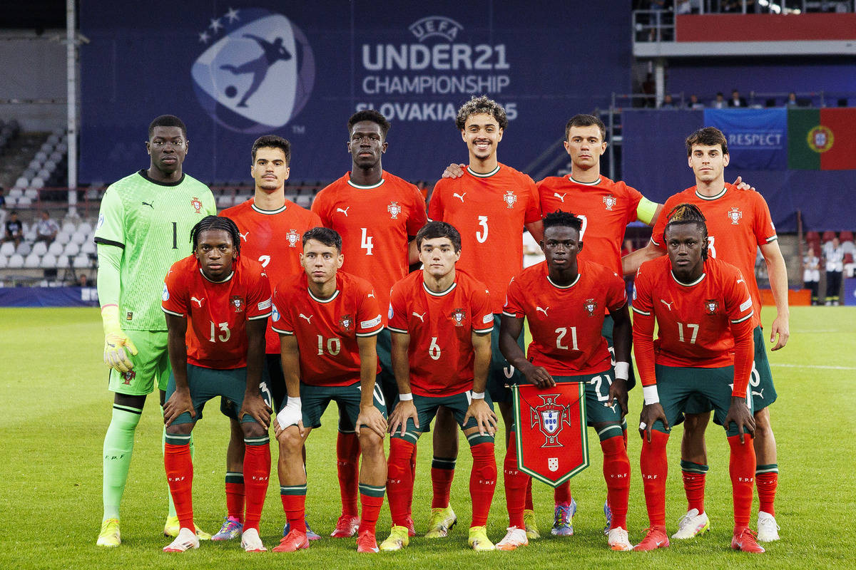 战术大比拼：球队风采互相对决的简单介绍