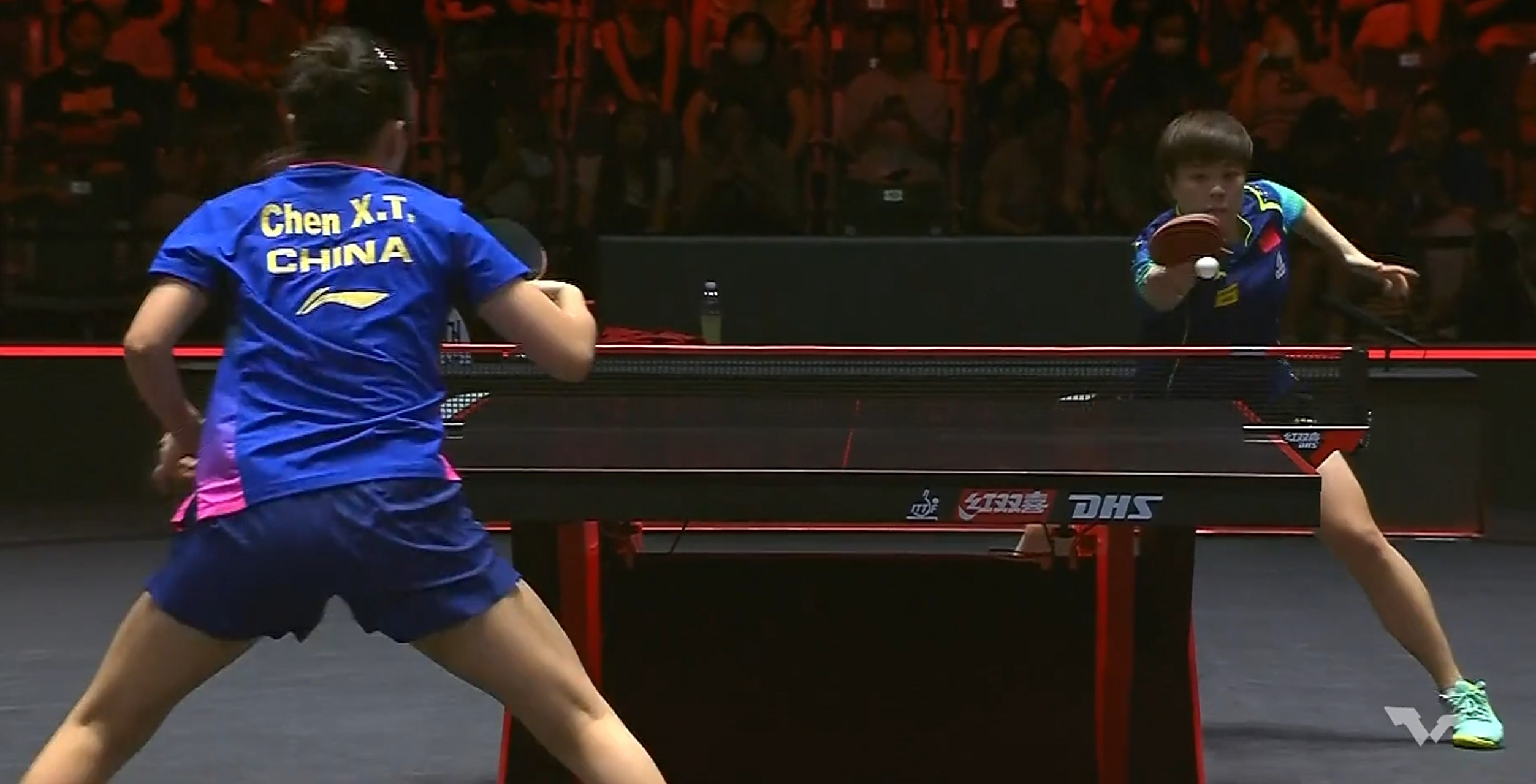 新加坡运动员在乒乓球比赛中获奖