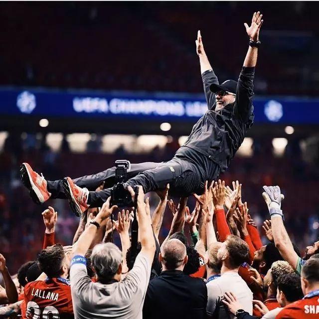 包含小组赛欧冠：詹姆斯逆转英格兰，数据统计的词条