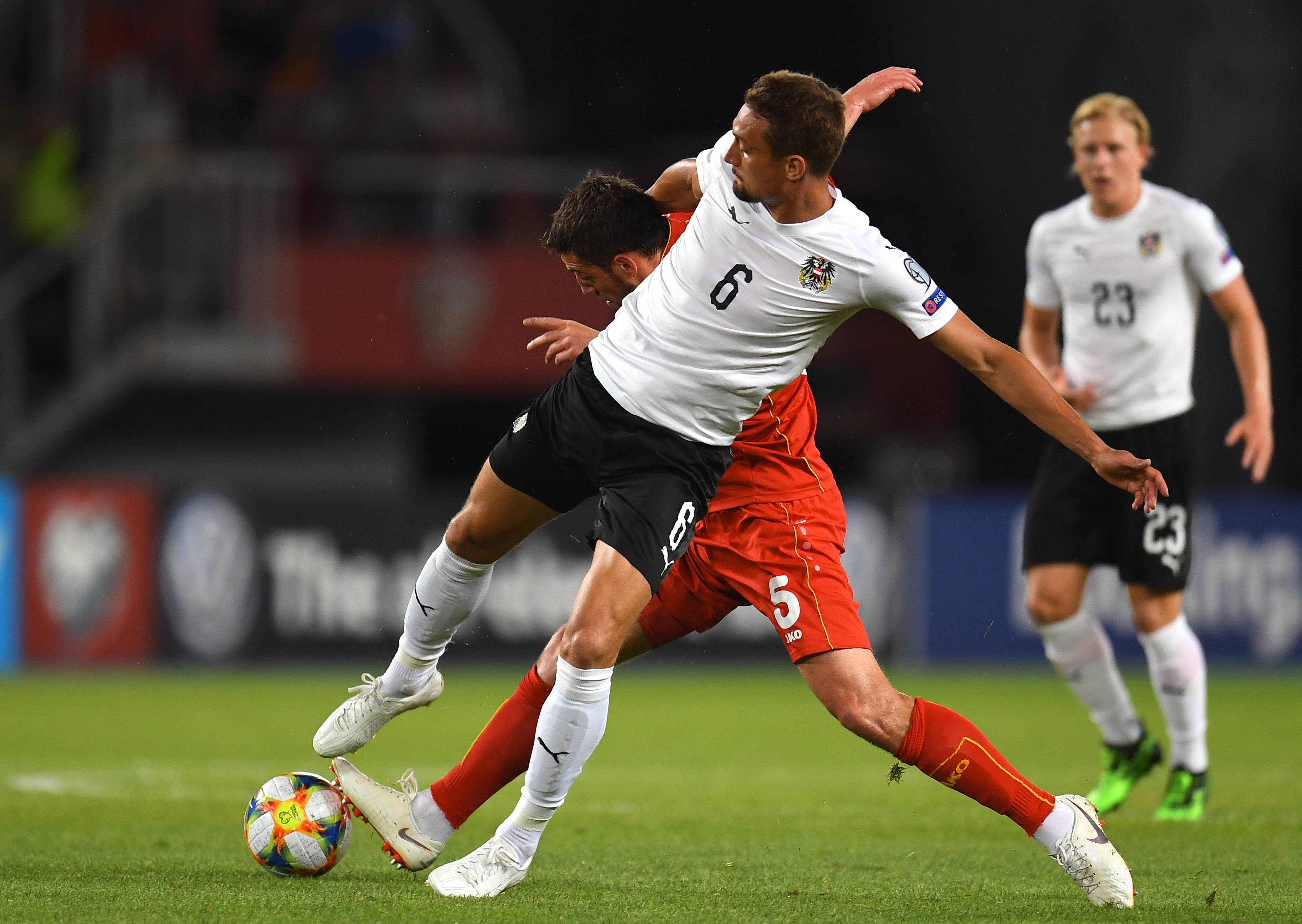 包含意大利备战瑞士，全力以赴追逐胜利的词条