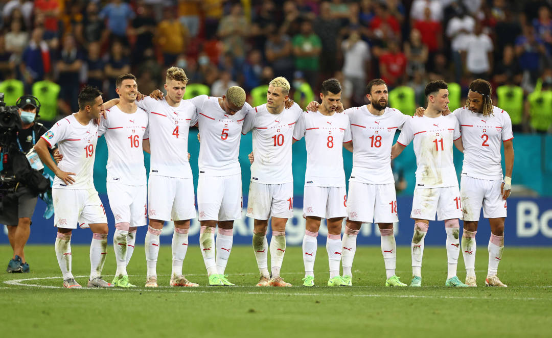 包含意大利备战瑞士，全力以赴追逐胜利的词条