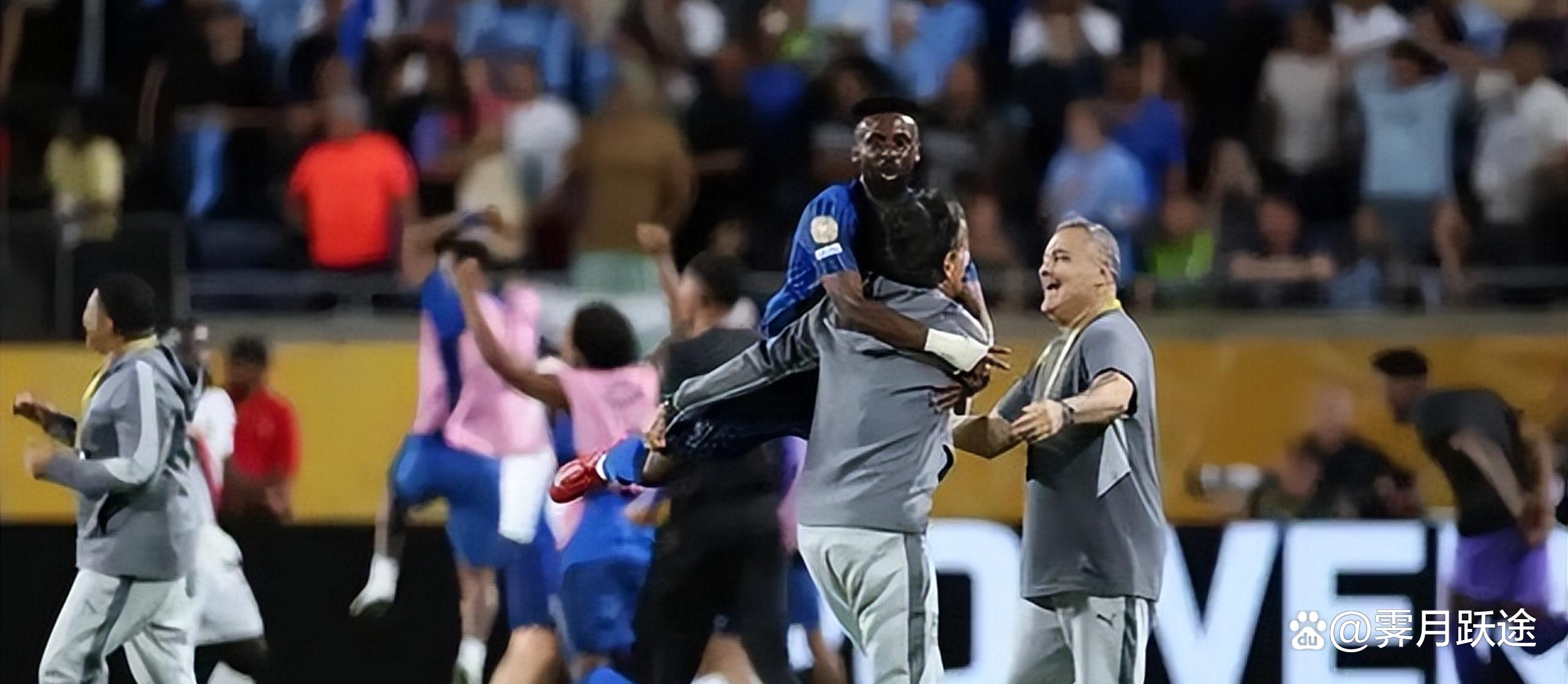 曼城连进两球逆转，力挺晋级