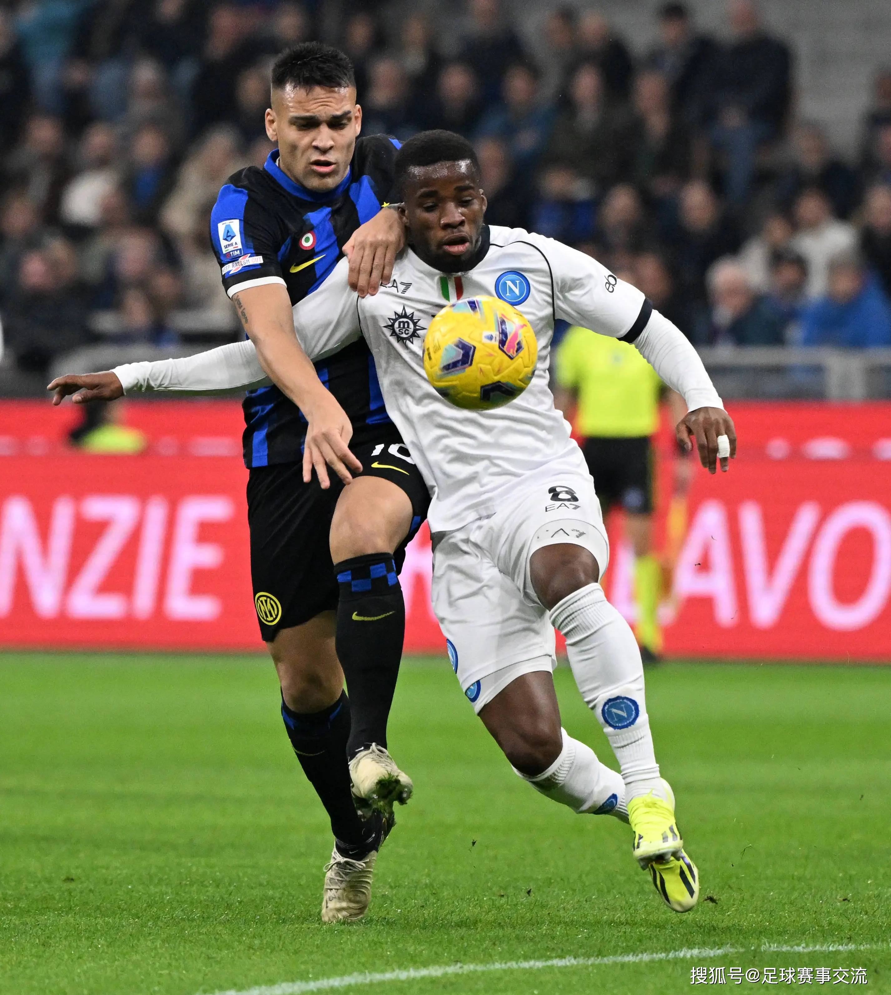 包含佛罗伦萨客场逼平帕尔马，保持不败的词条