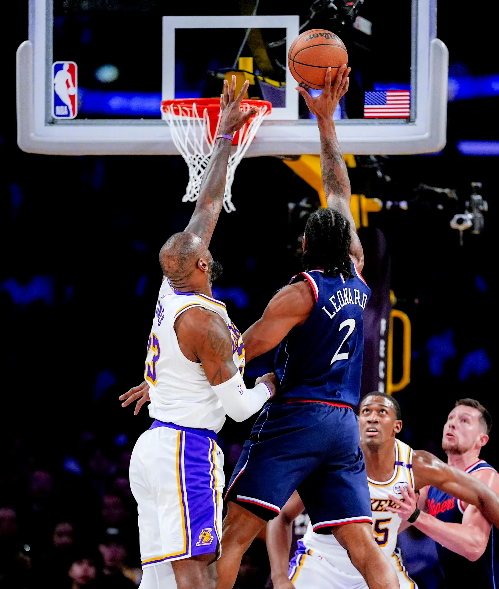 快船惨败开拓者，告别连胜