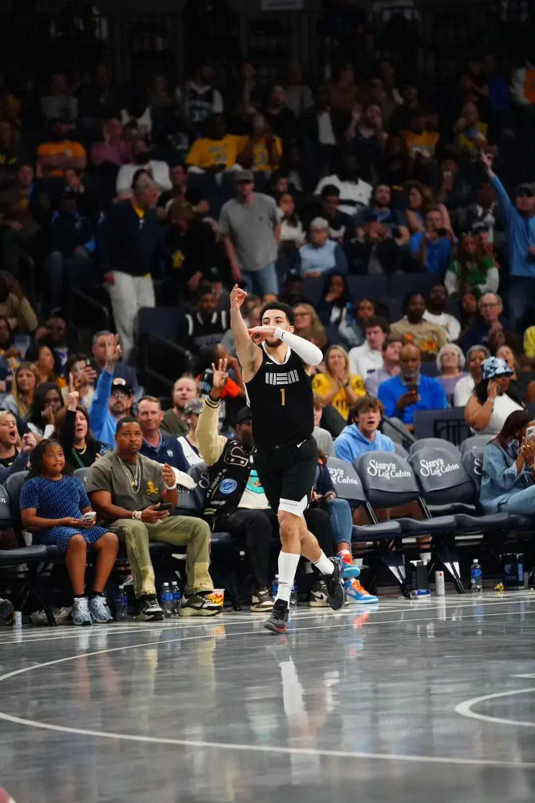 灰熊惨败黄蜂，遭遇两连败的简单介绍