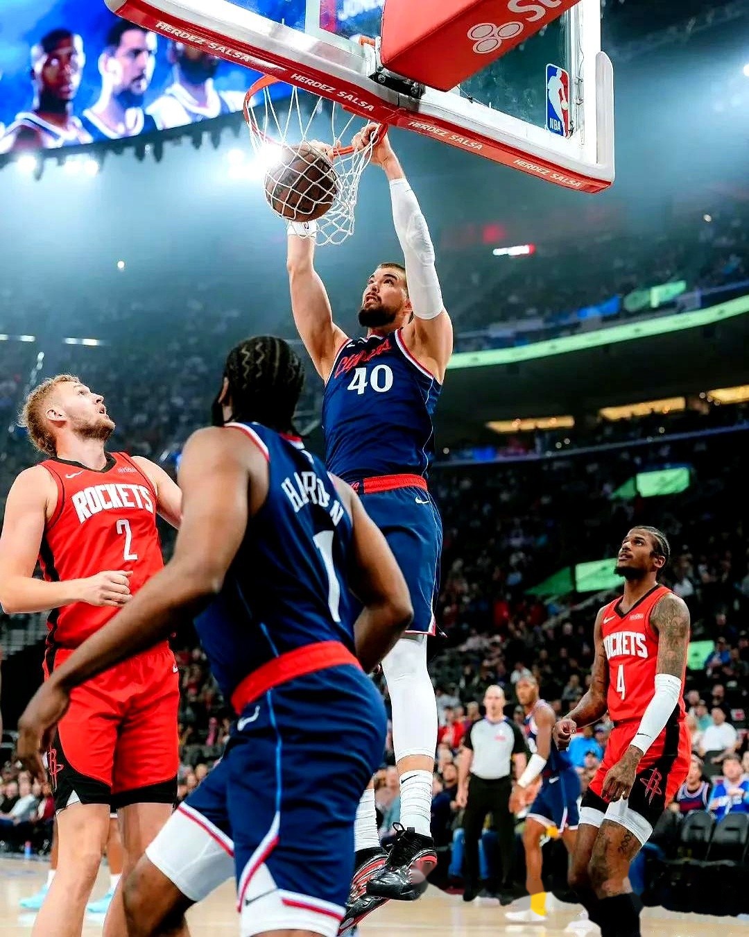 快船险胜马刺，乔治生死关键球定胜负的简单介绍