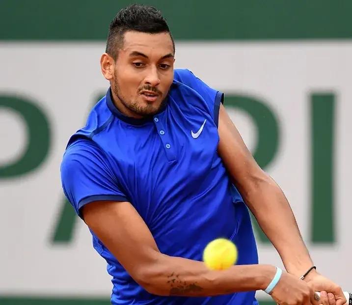 包含欧洲网球队力克世界网球队，克耶高斯统治全场的词条