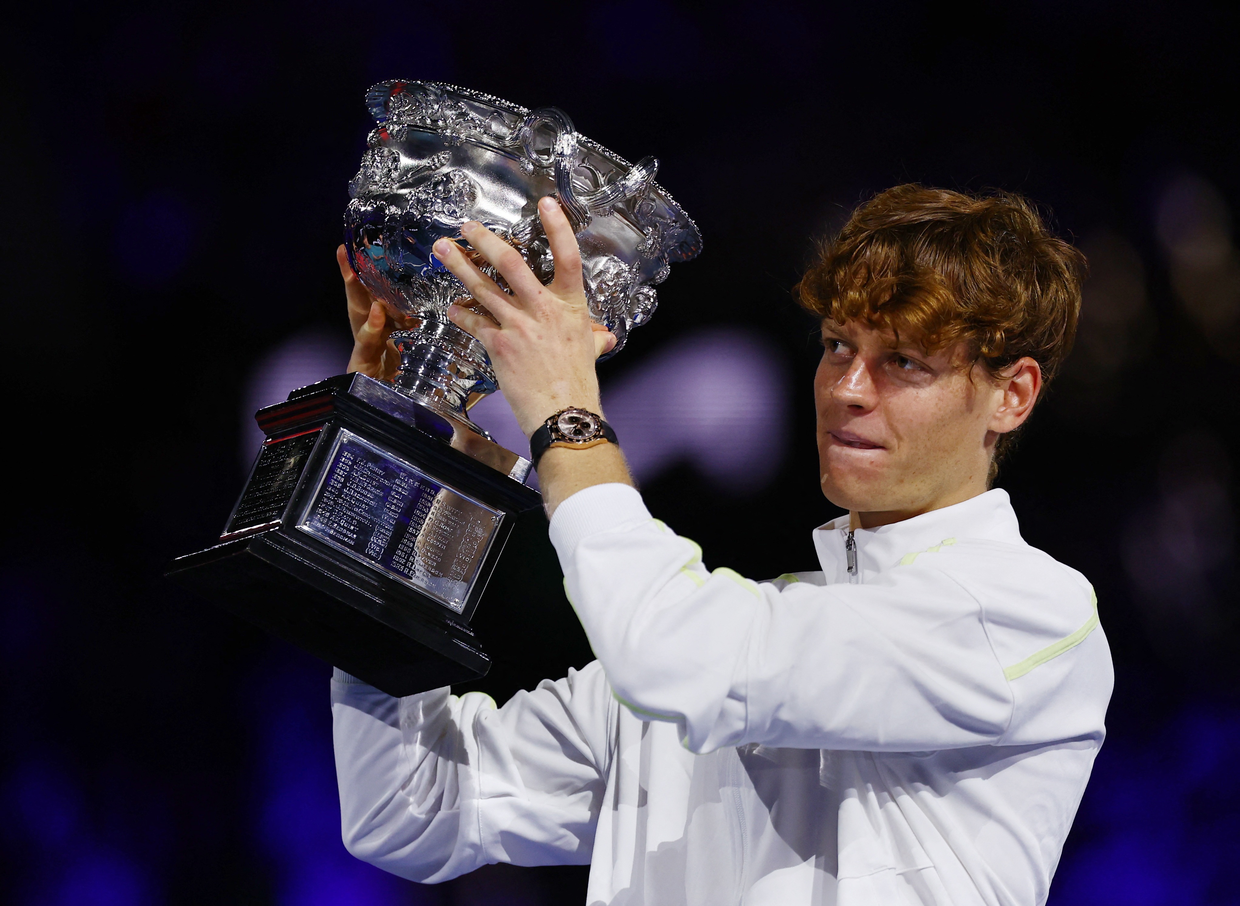 ATP总决赛逆转年终总决赛，辛纳统治全场