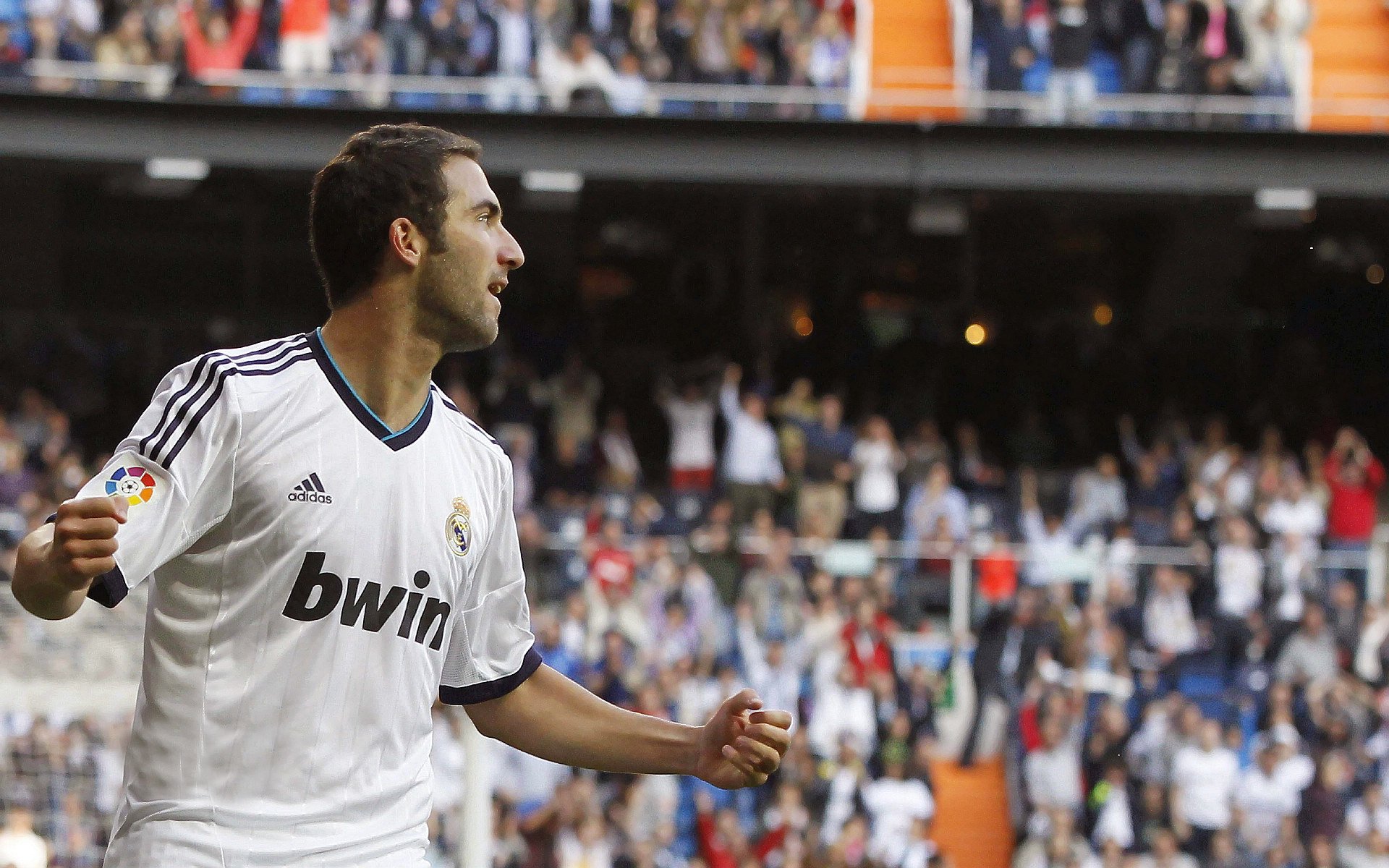 力斩马竞!莱万爆发引领罗马书写欧冠新篇